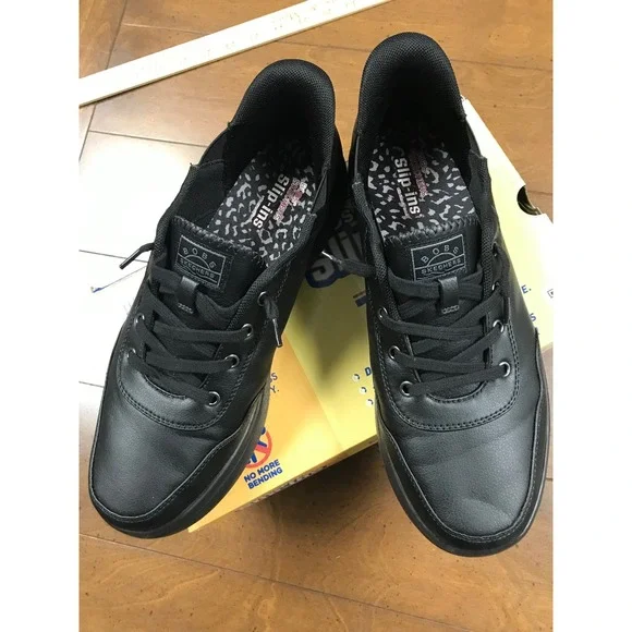 Skechers BOBS Hands Free Slip Ins Womens Black FaLeather Comfort Sneakers Sz 9 - Picture 1 of 9